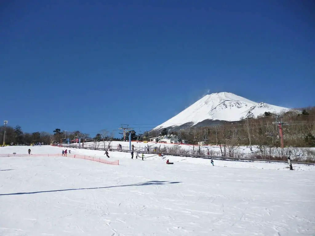 ski on Mount Fuji - Fujiyama snow resort yeti