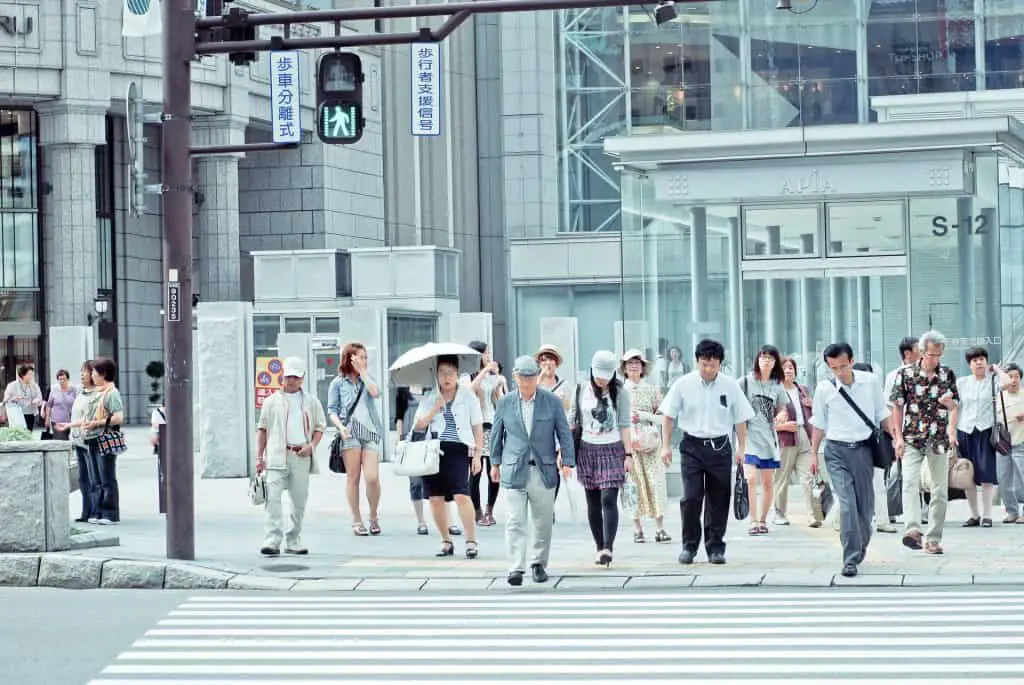 do japanese people walk everywhere