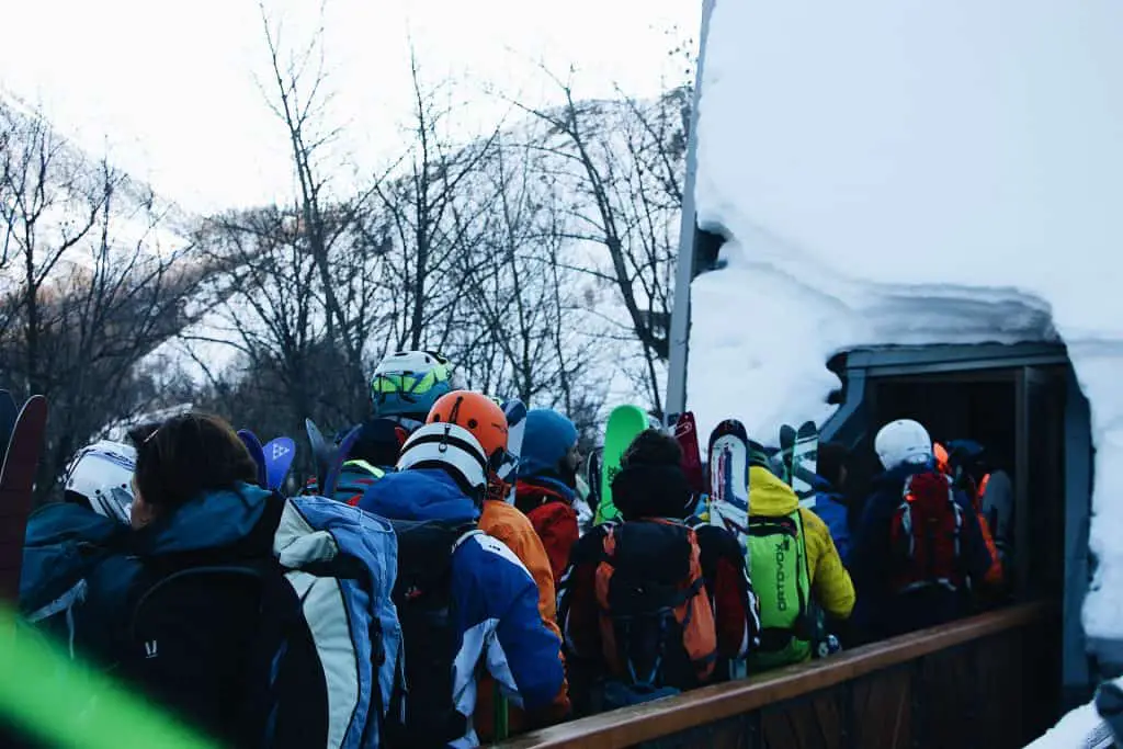 ski queue Japan
