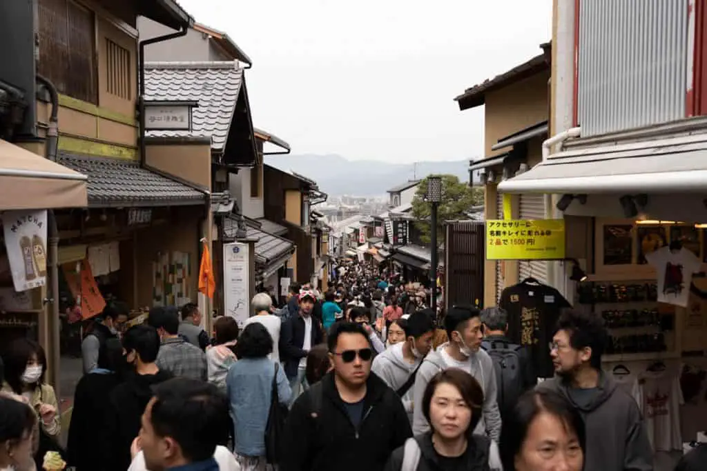 Hakone vs Kyoto Kiyomizu dera